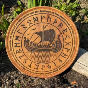 Wikinger Wandbild aus Holz mit Runenkreis und Wikingergebet – Produktansicht