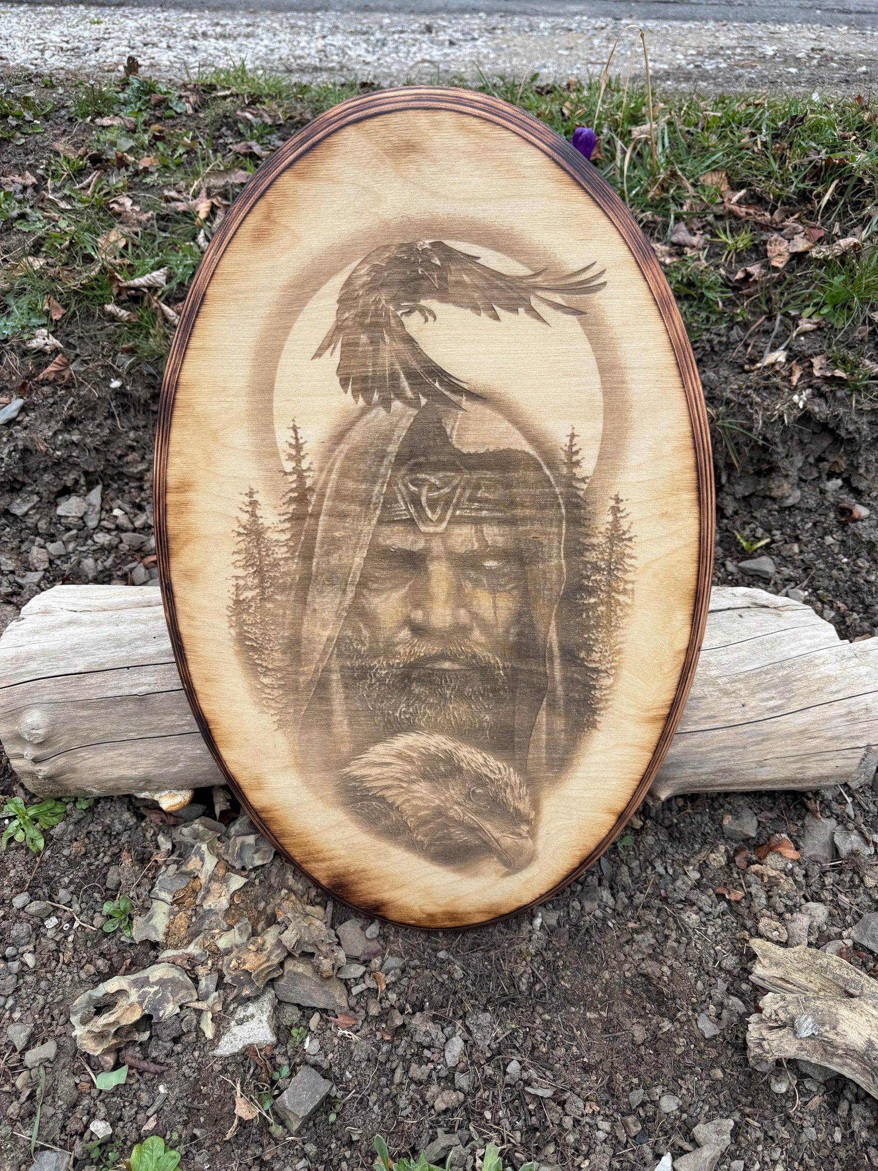 Odin Wandbild aus Birkensperrholz – nordische Mythologie als Lasergravur – Produktansicht