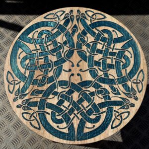 Jörmungandr Beistelltisch aus Holz mit Epoxidharz – Midgardschlange – Produktansicht