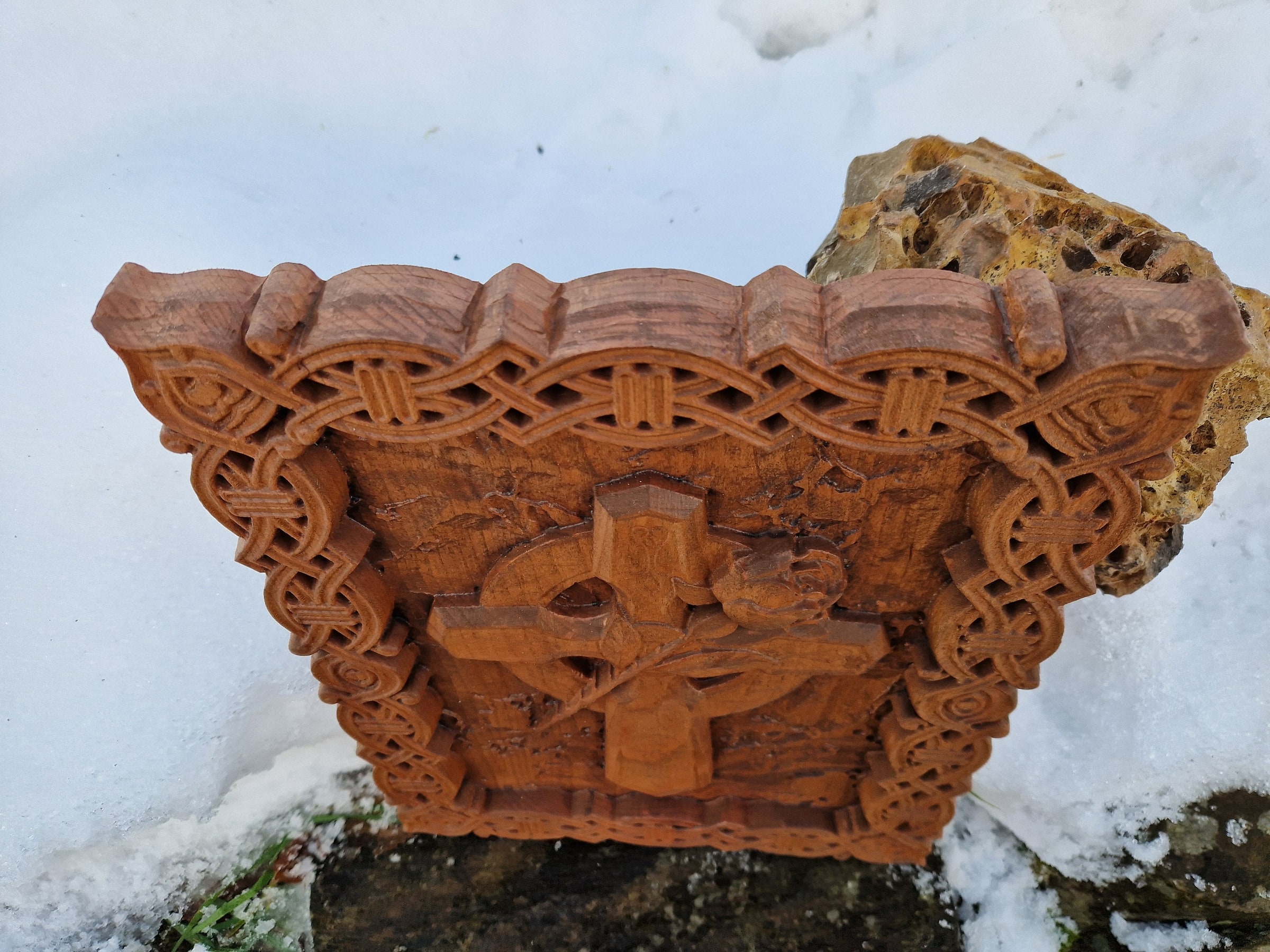 Keltisches Kreuz Wandbild aus Holz – spirituelle Wanddeko – weitere Produktansicht