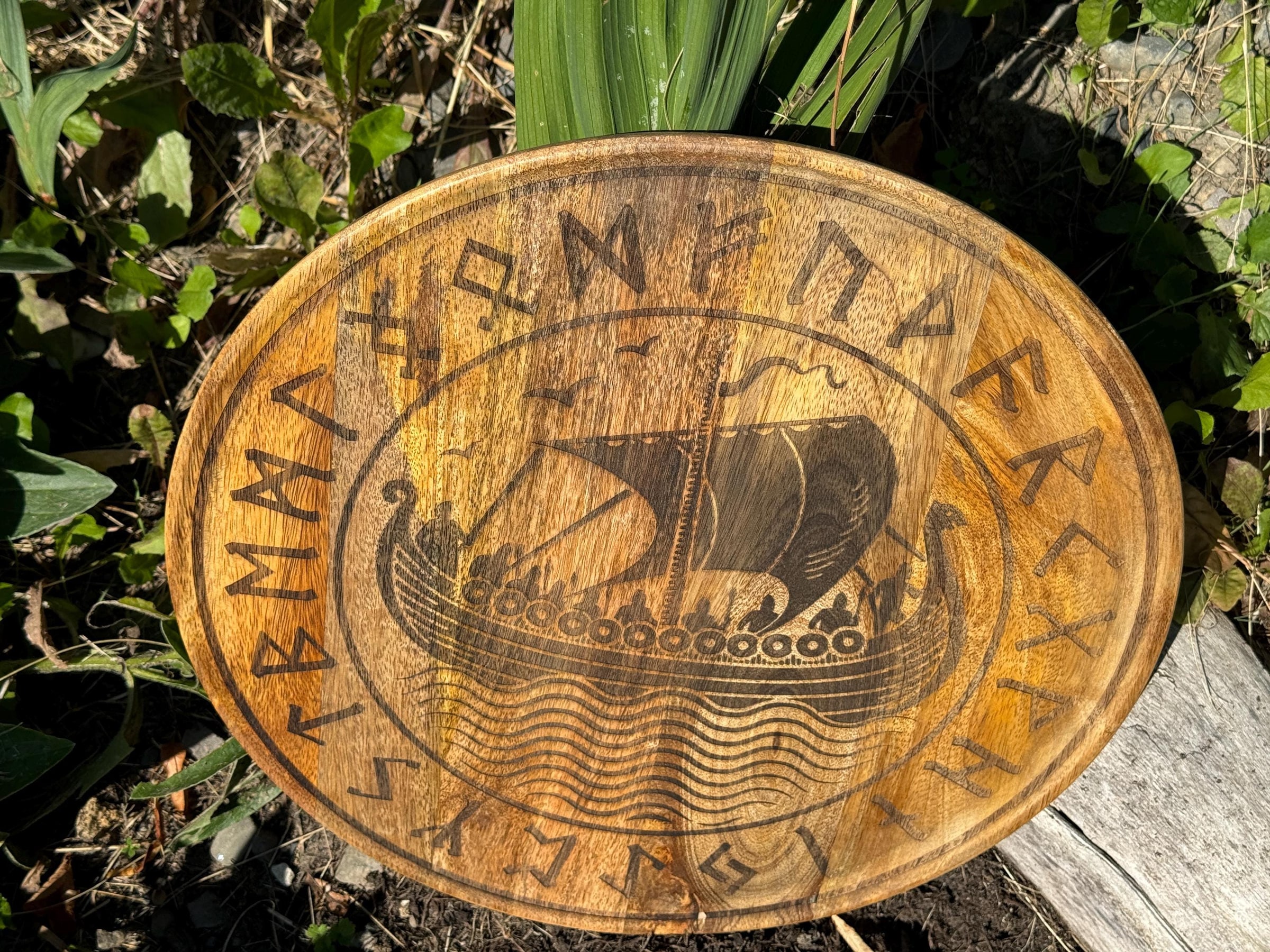 Wikinger Wandbild aus Holz mit Runenkreis und Wikingergebet – weitere Produktansicht